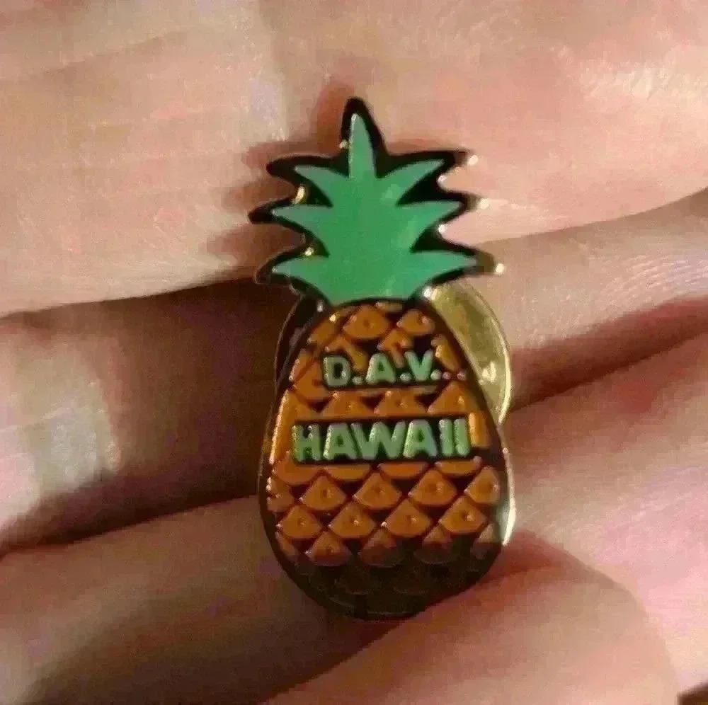 Hawaii  lapel pin - Picture 2 of 2